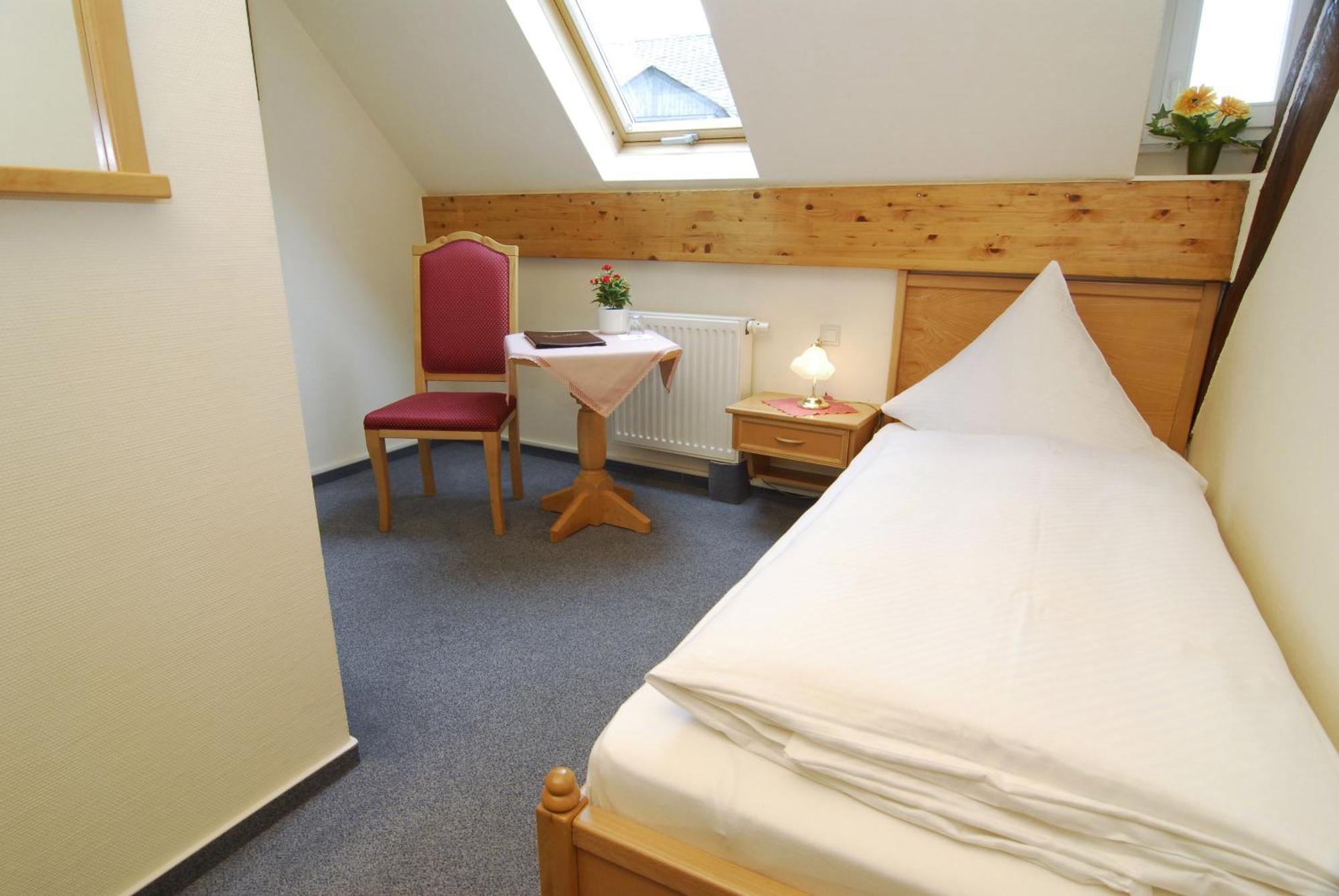 Hotel Wirtshaus Zum Pferdemarkt Saarburg Esterno foto