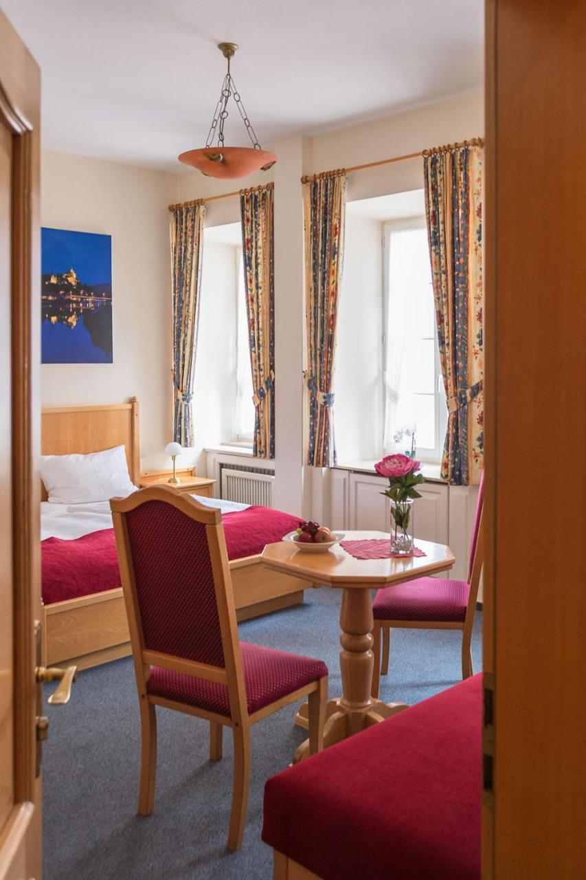 Hotel Wirtshaus Zum Pferdemarkt Saarburg Esterno foto
