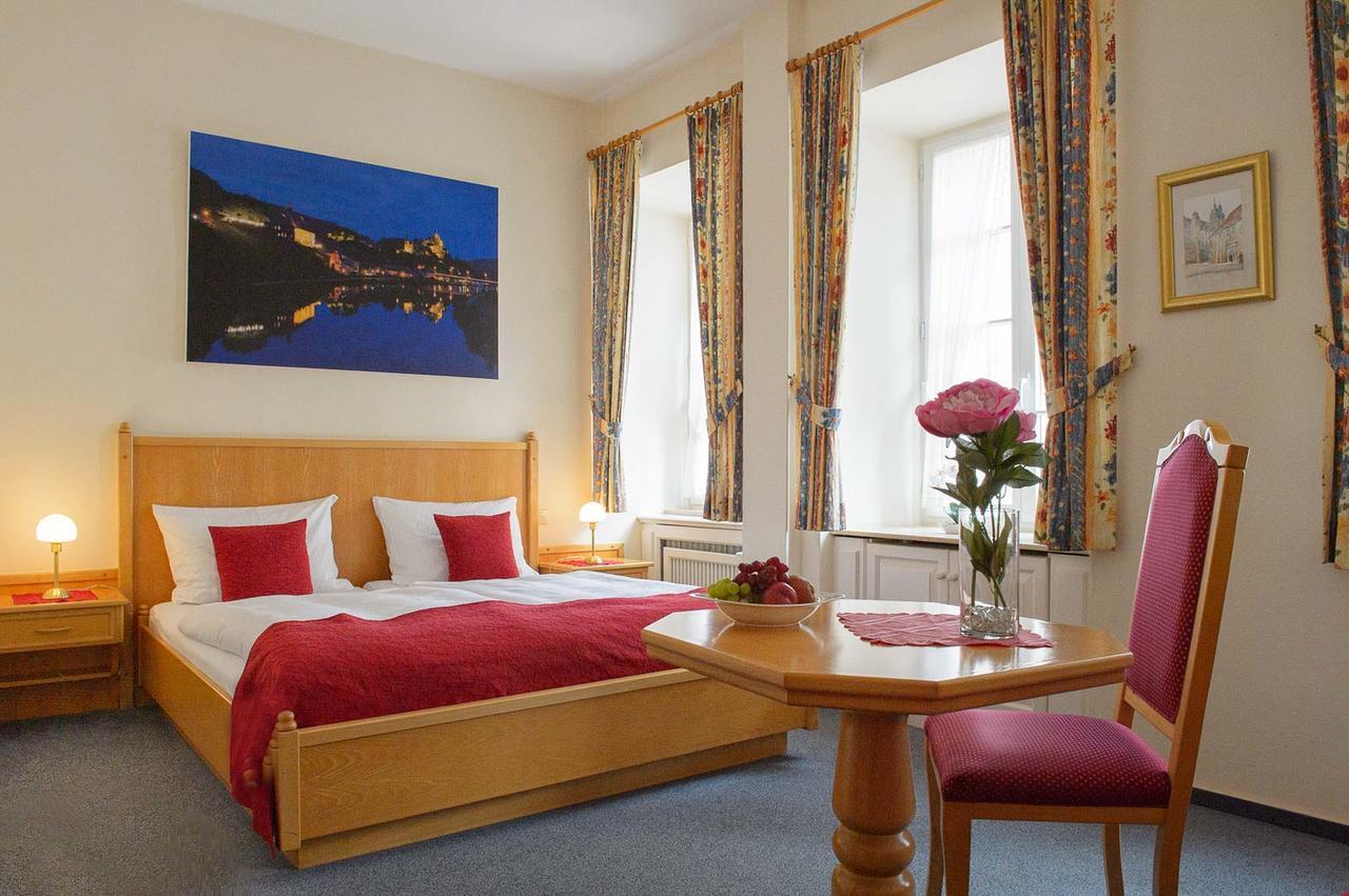 Hotel Wirtshaus Zum Pferdemarkt Saarburg Esterno foto